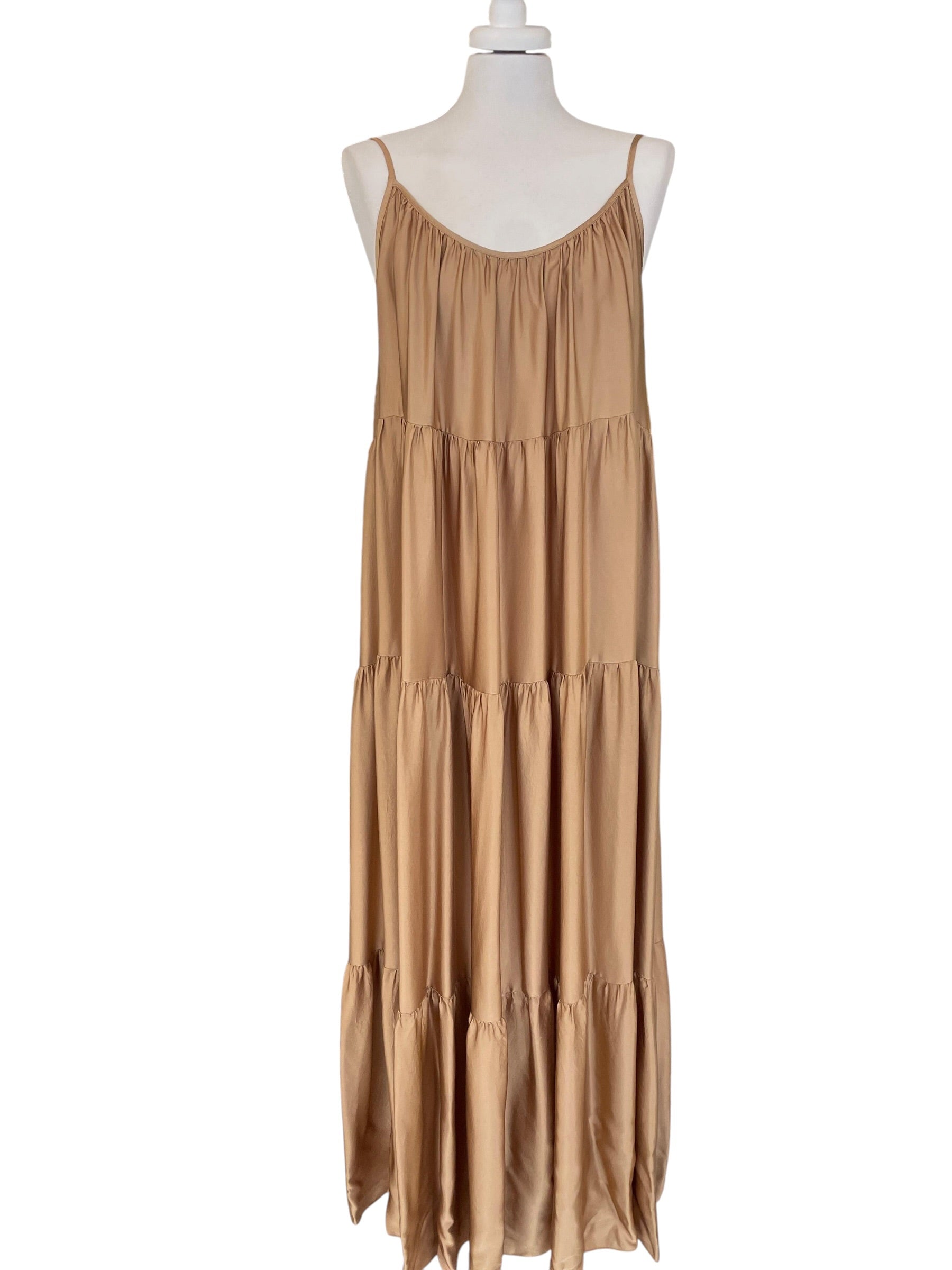 Abito a balze in satin