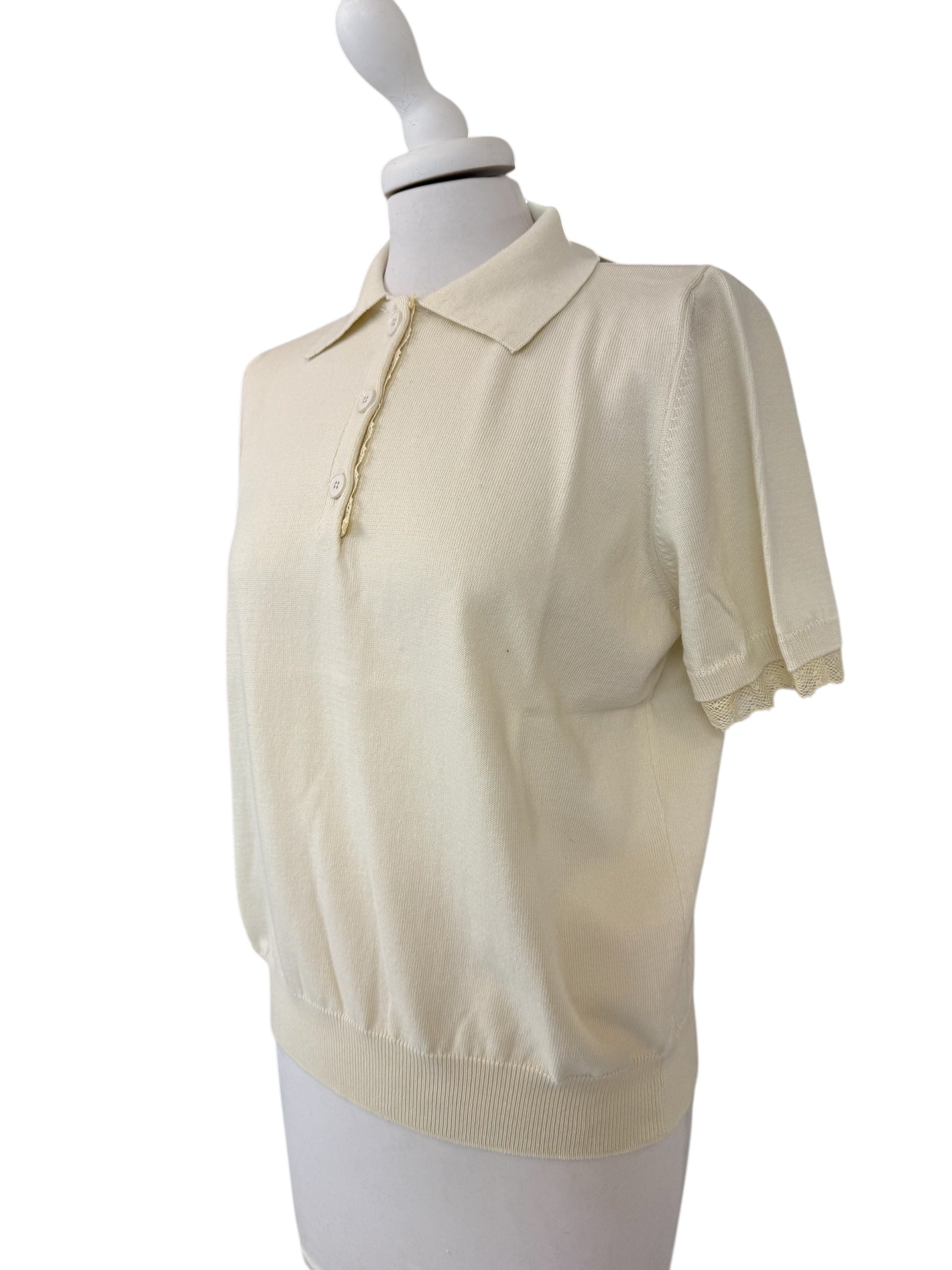 Polo con dettaglio pizzo