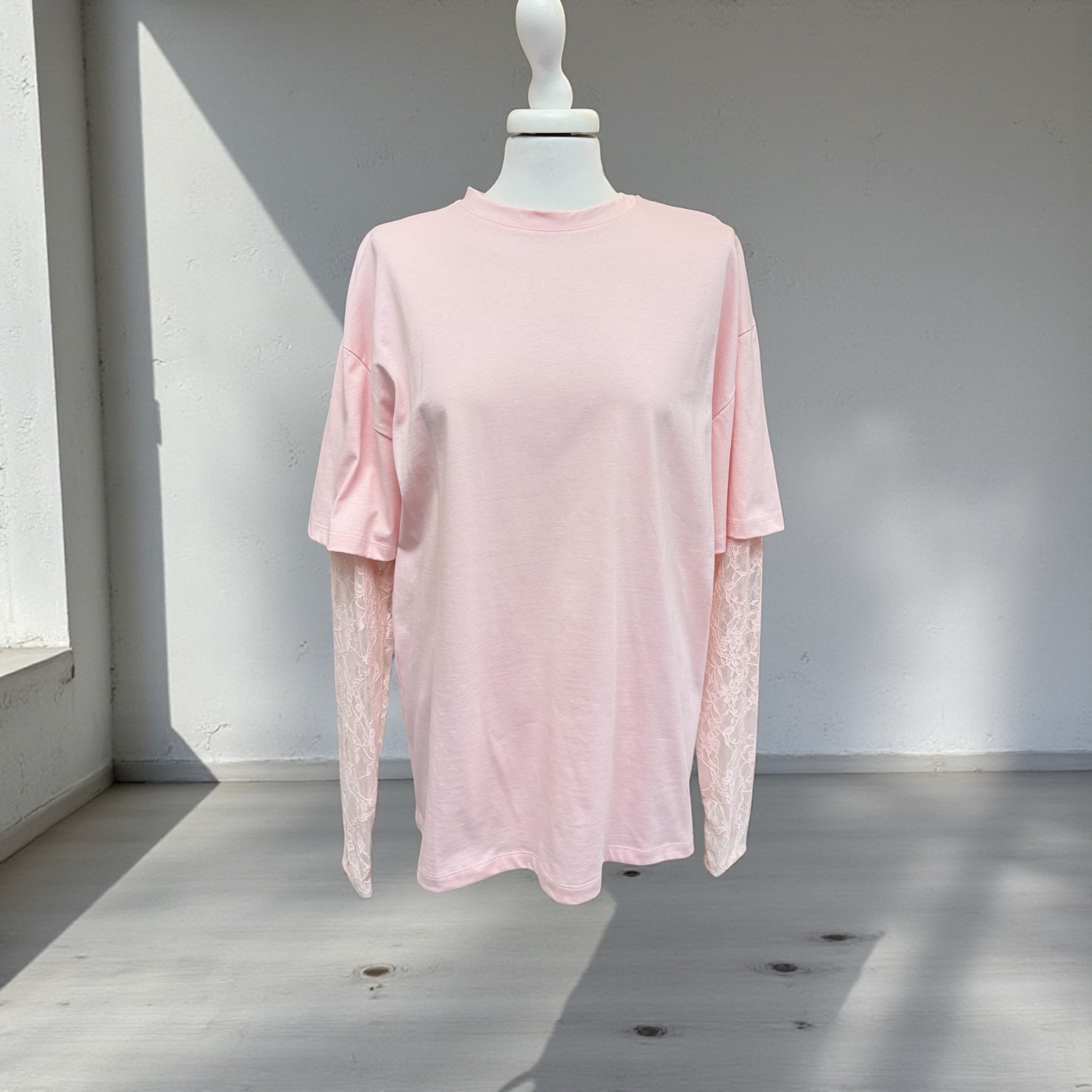 Maglia over manica pizzo rosa