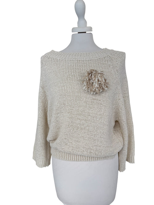 Maglia in fettuccia con spilla