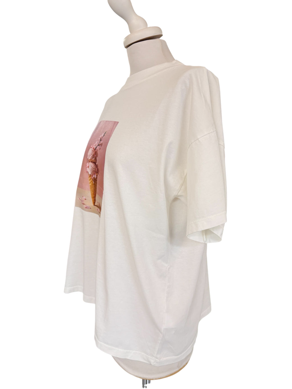 T-shirt bianca over stampa gelato