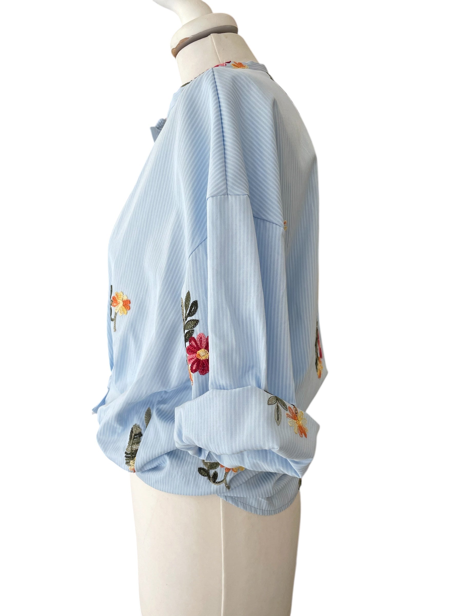 Camicia ricamata mezza manica variante unica taglia unica