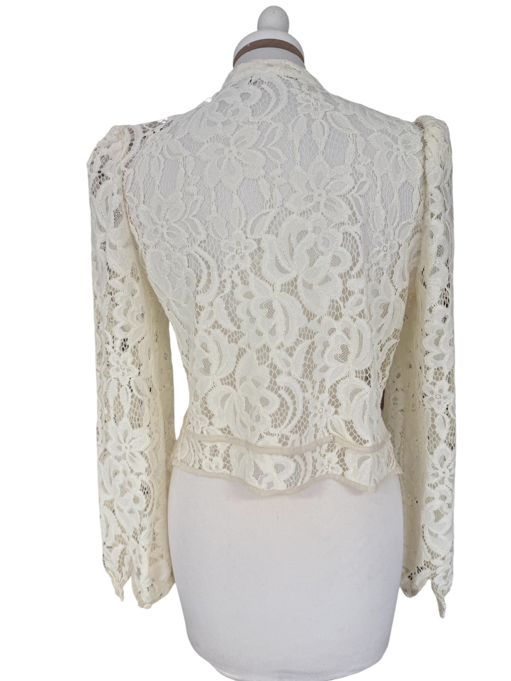 Camicia in pizzo con alamari