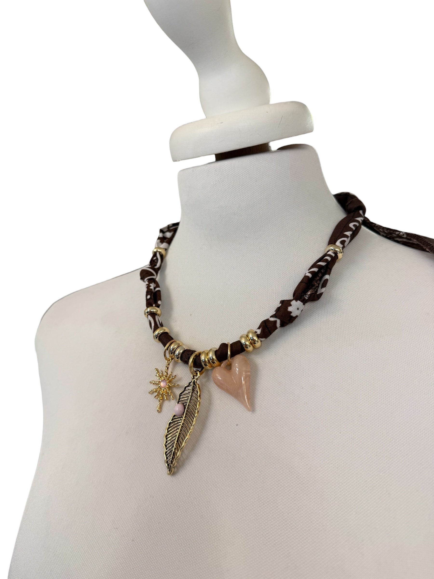 Necklace bandana moro / piuma rosa