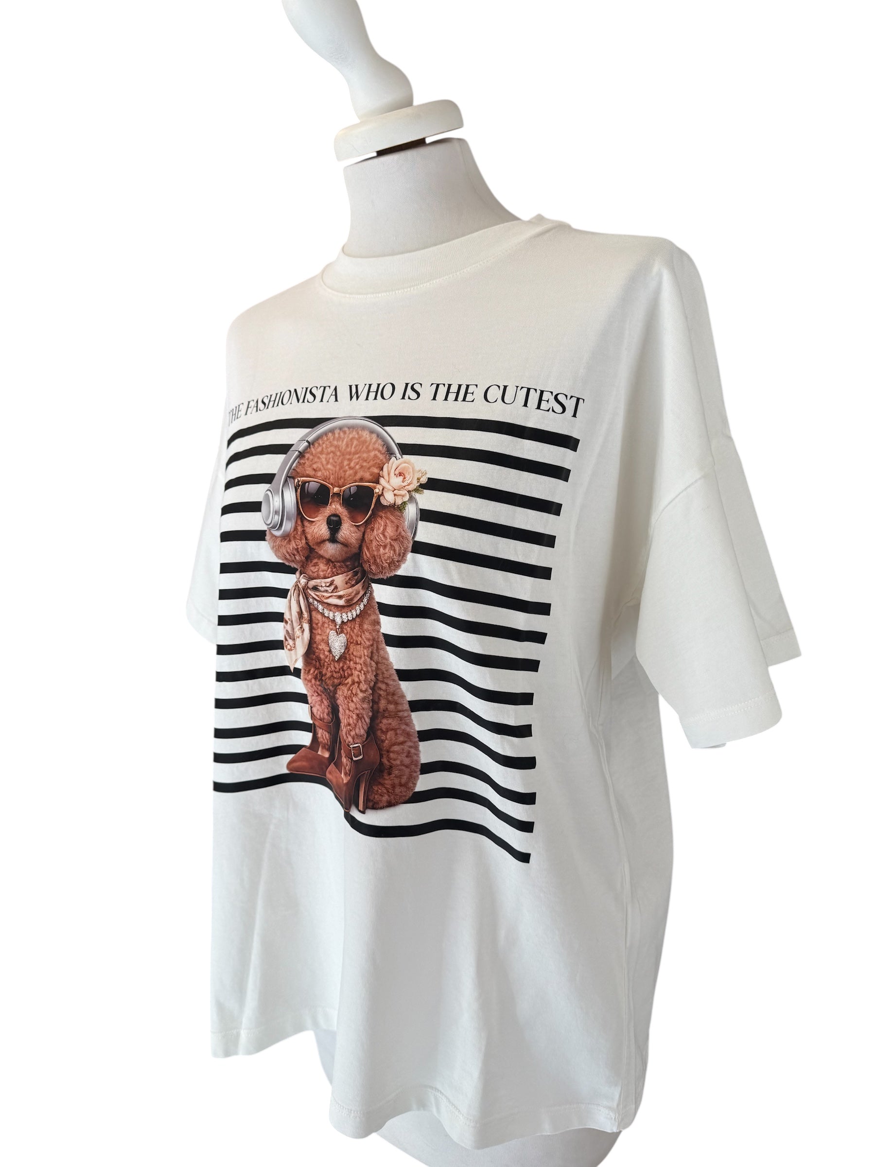 T-shirt bianca over stampa barboncino