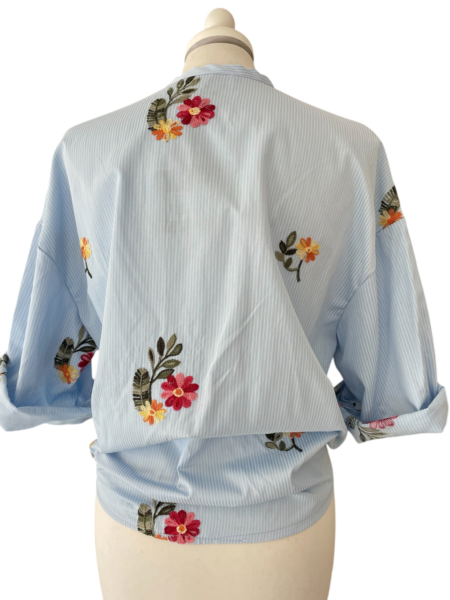 Camicia ricamata mezza manica variante unica taglia unica
