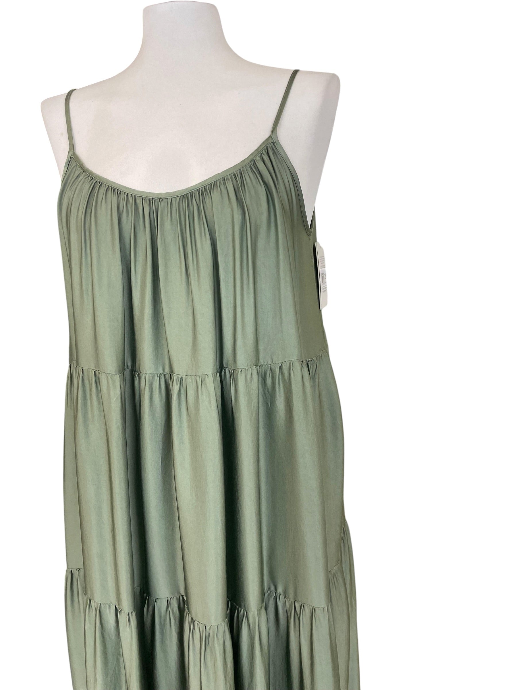 Abito a balze in satin