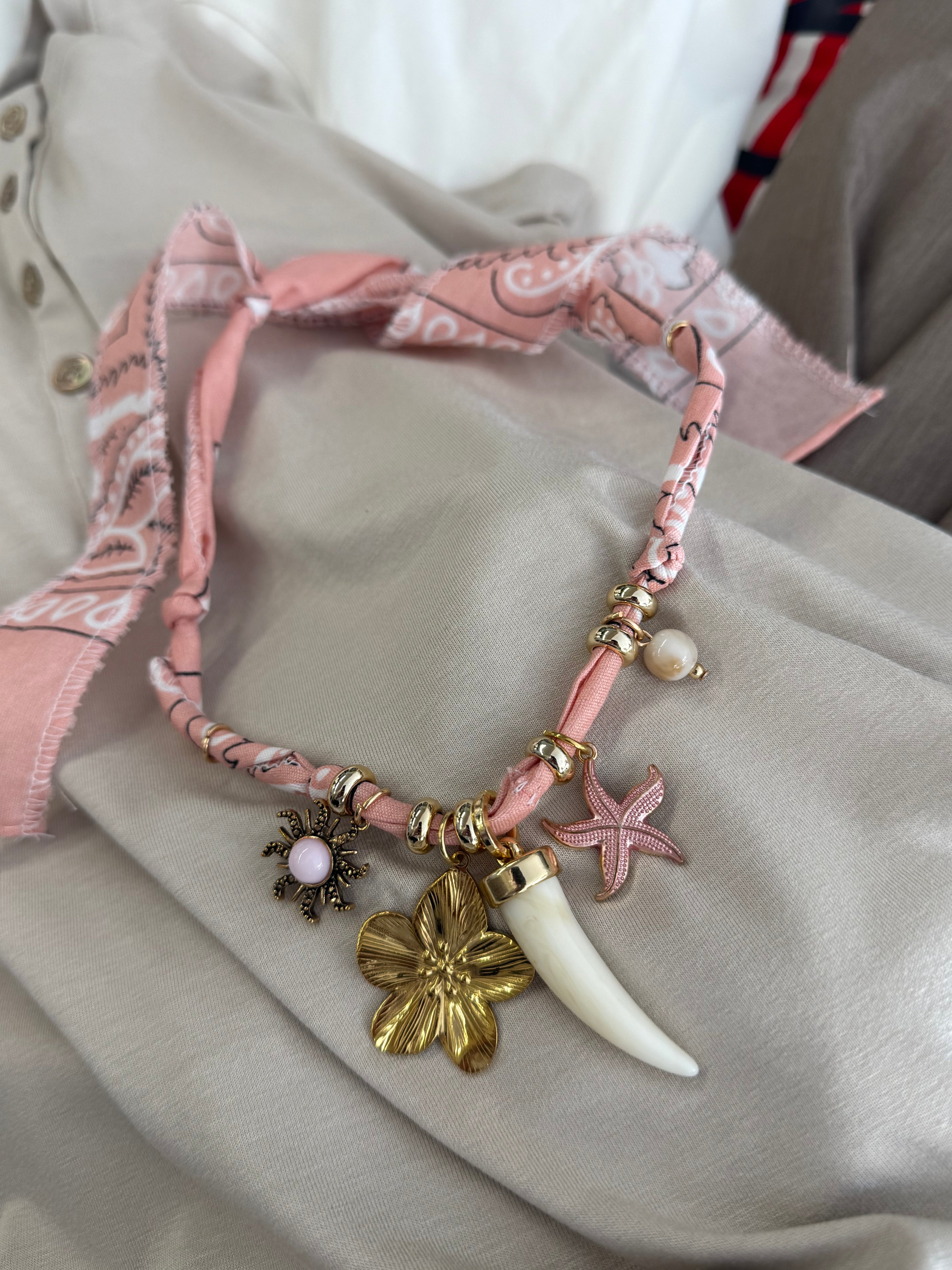 NECKLACE BANDANA cipria corno+ fiori