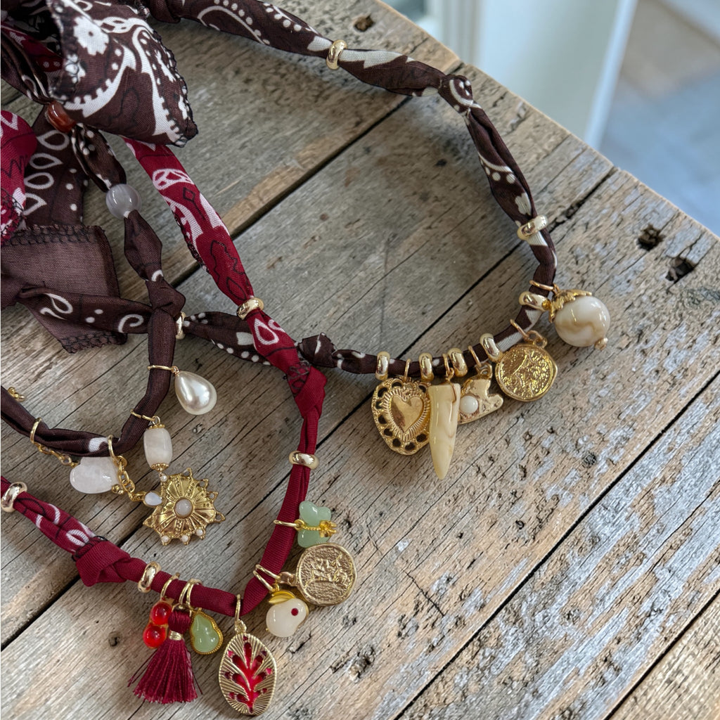 NECKLACE BANDANA MORO PENDENTE