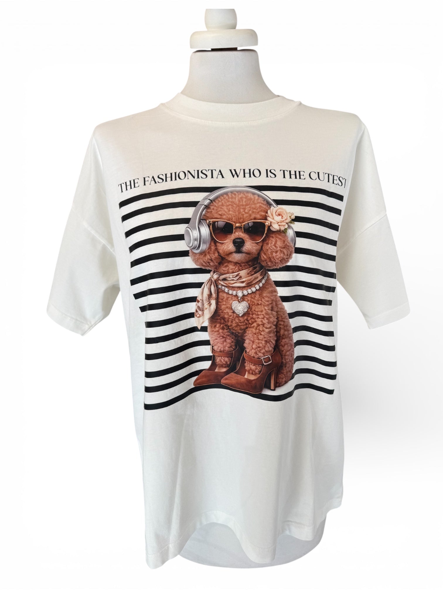 T-shirt bianca over stampa barboncino