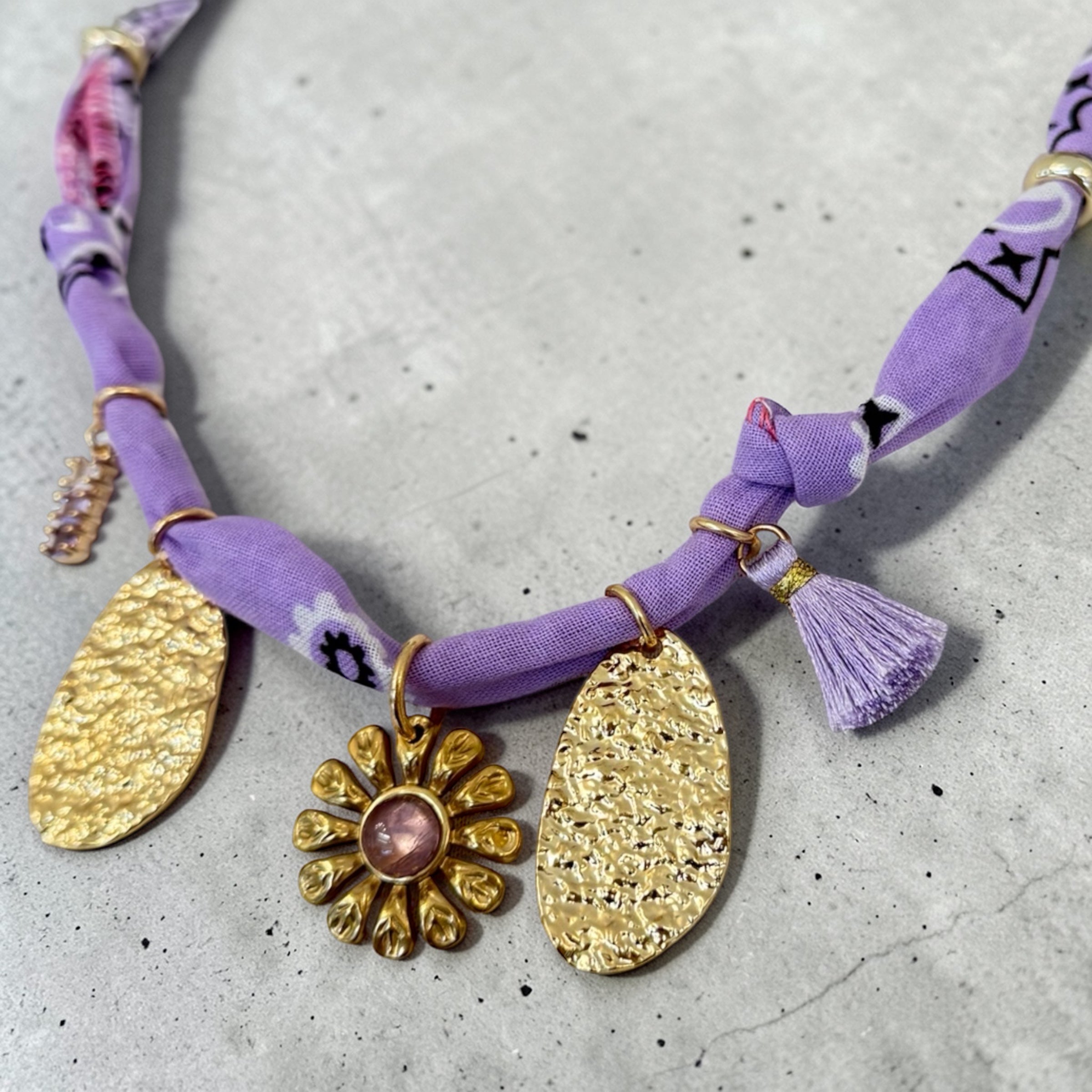 NECKLACE BANDANA LILLA FIORE
