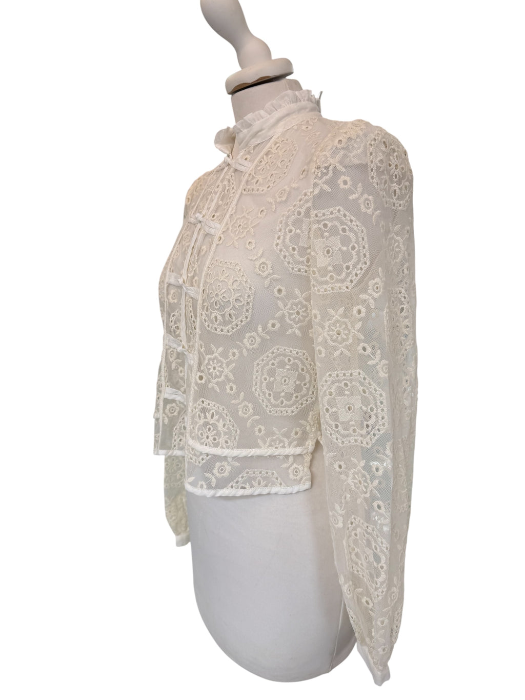 Camicia ricamo pizzo con alamari