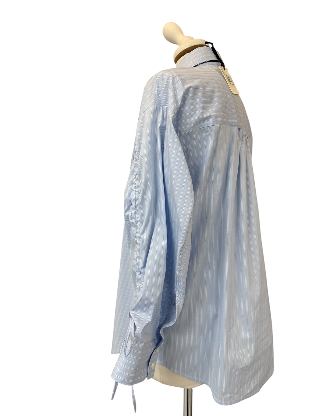 Camicia a righe azzurra manica arriccio + cravatta