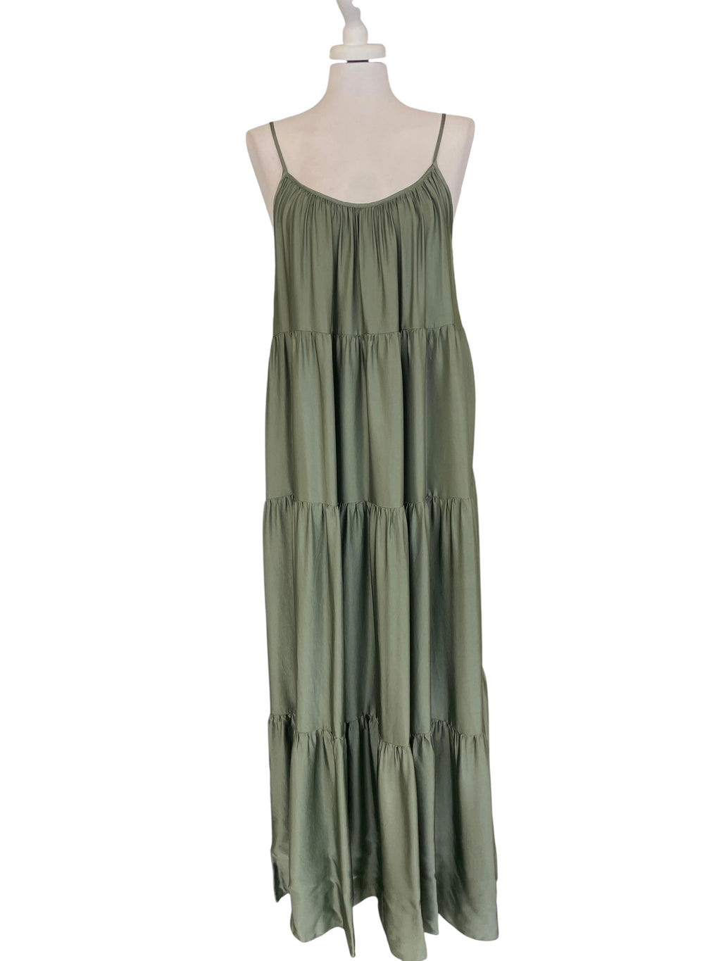 Abito a balze in satin