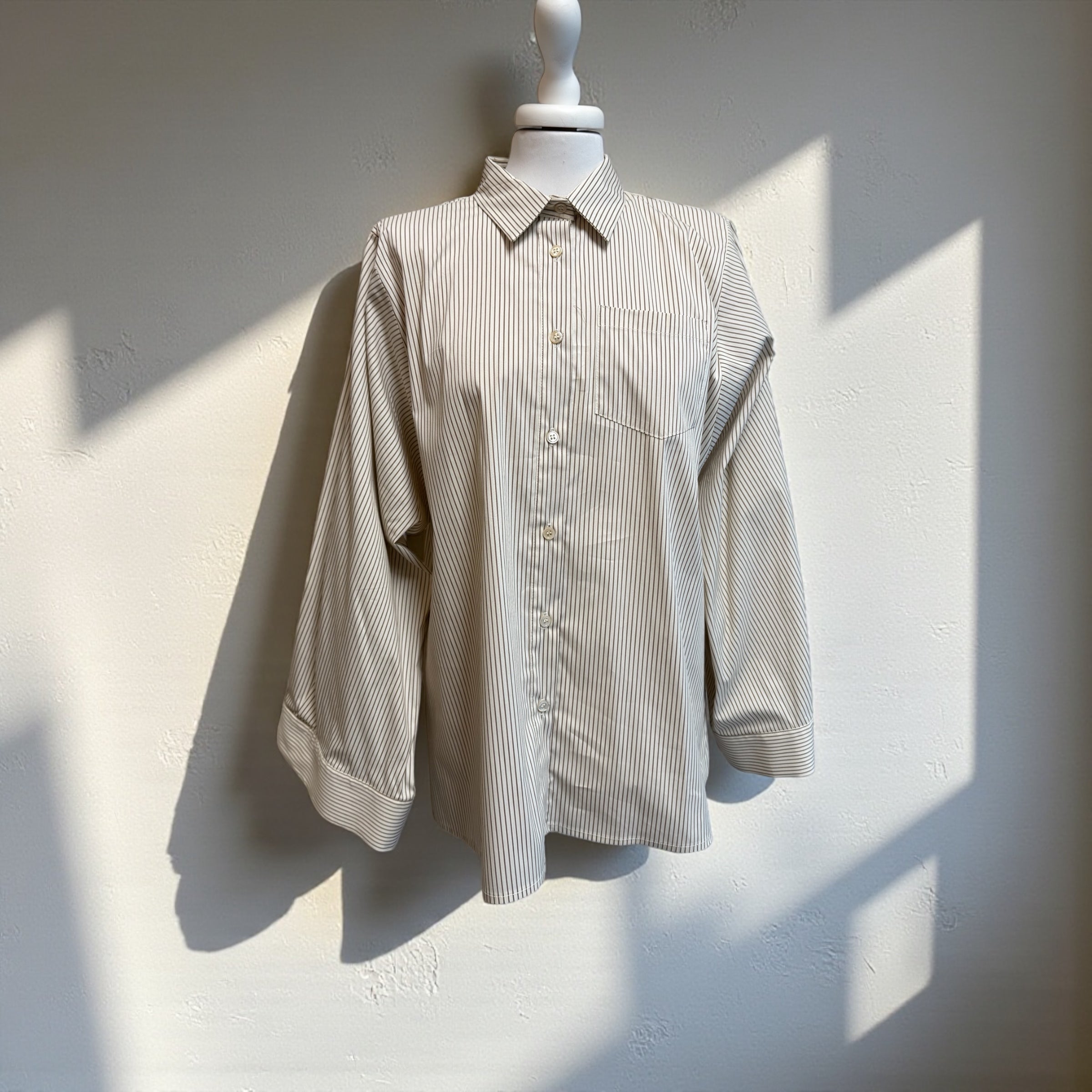 Camicia rigata beige manica over