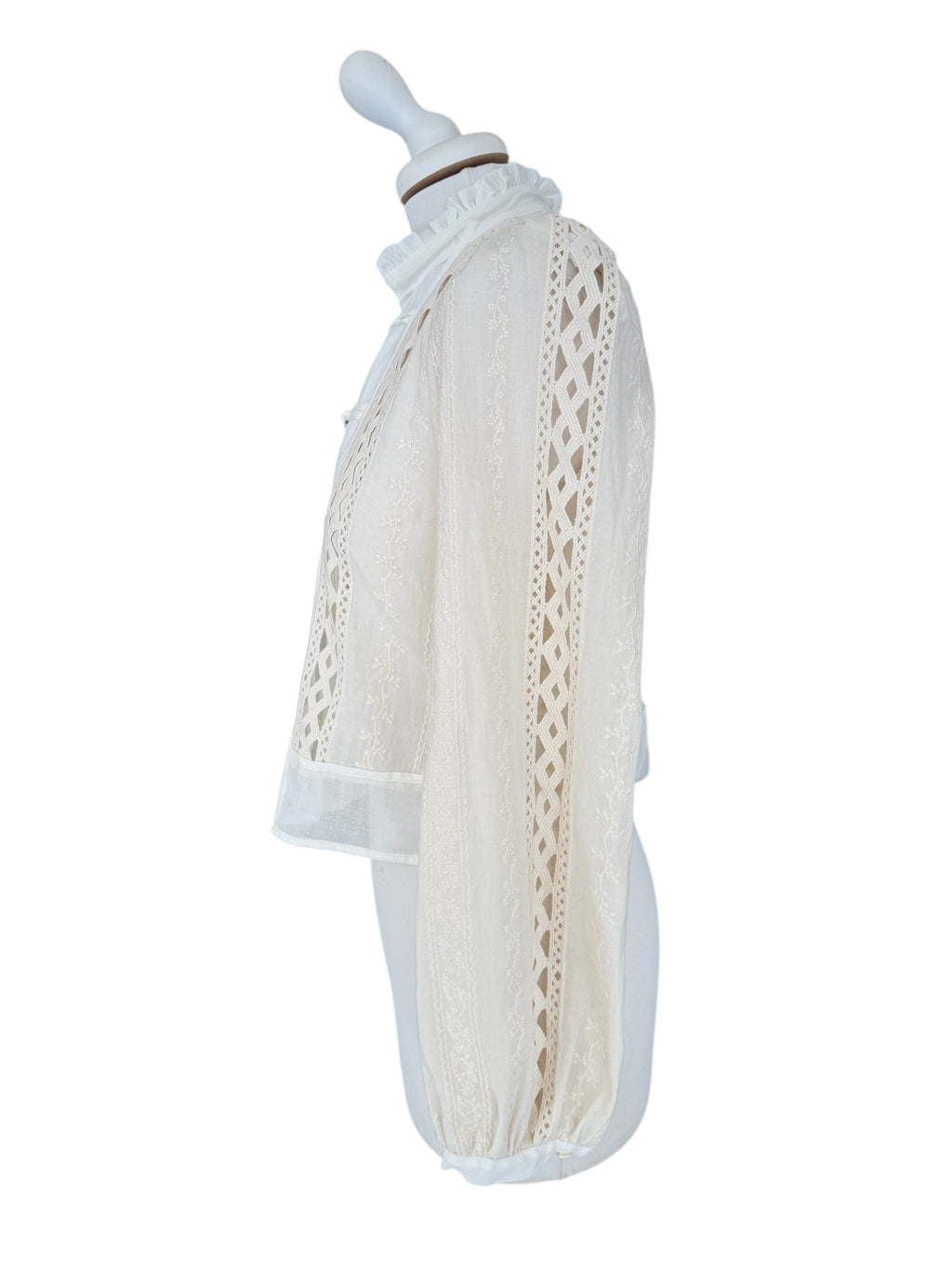Camicia ricamata con alamari