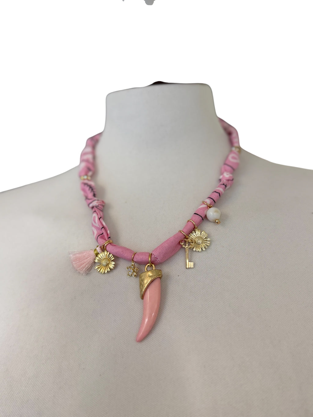NECKLACE BANDANA ROSA CORNO