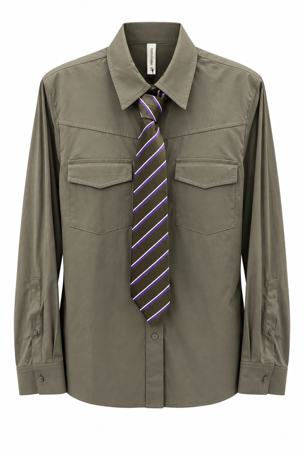 Camicia militare con cravatta e ripresa dietro