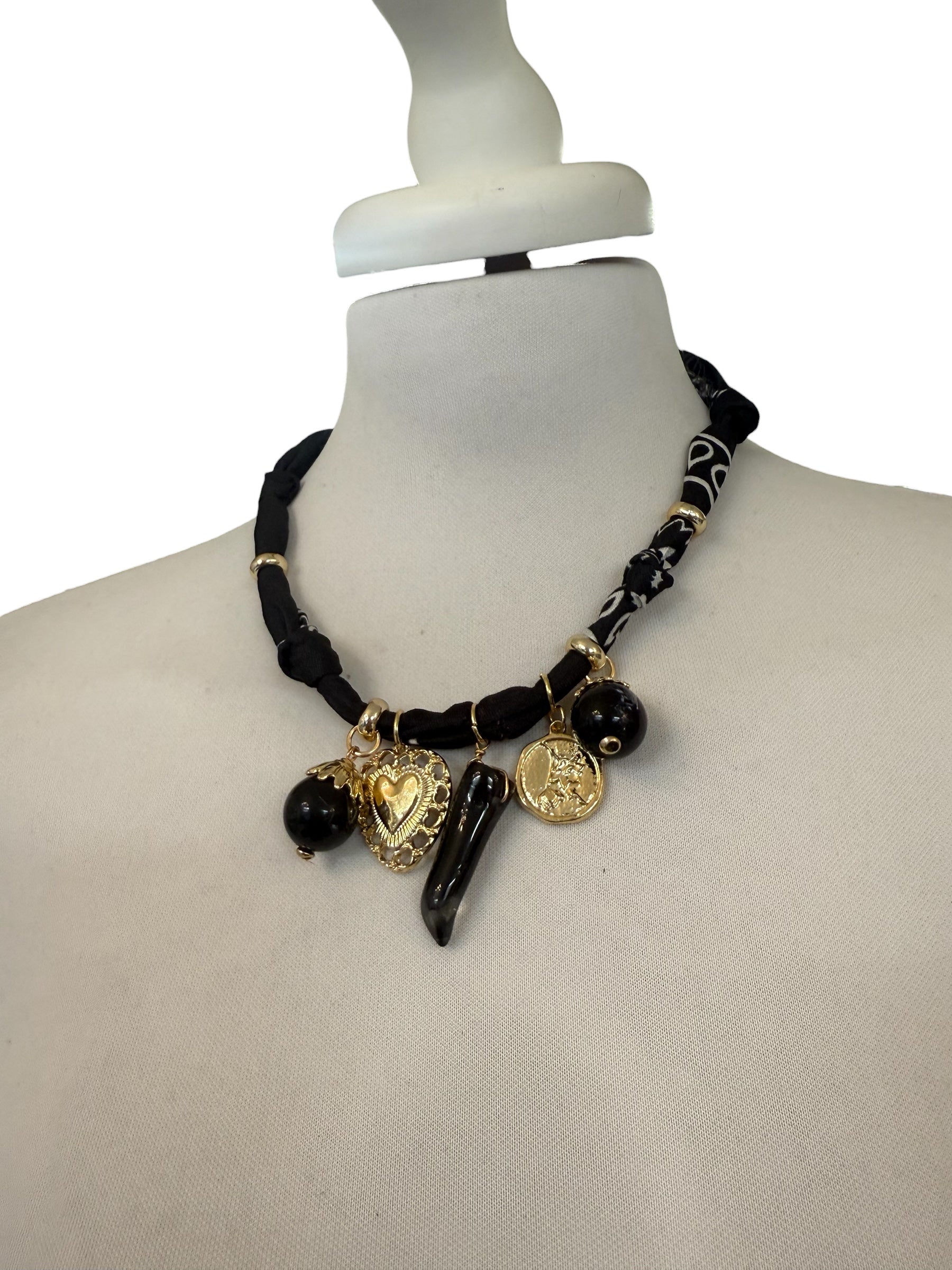 NECKLACE bandana nera/ corno