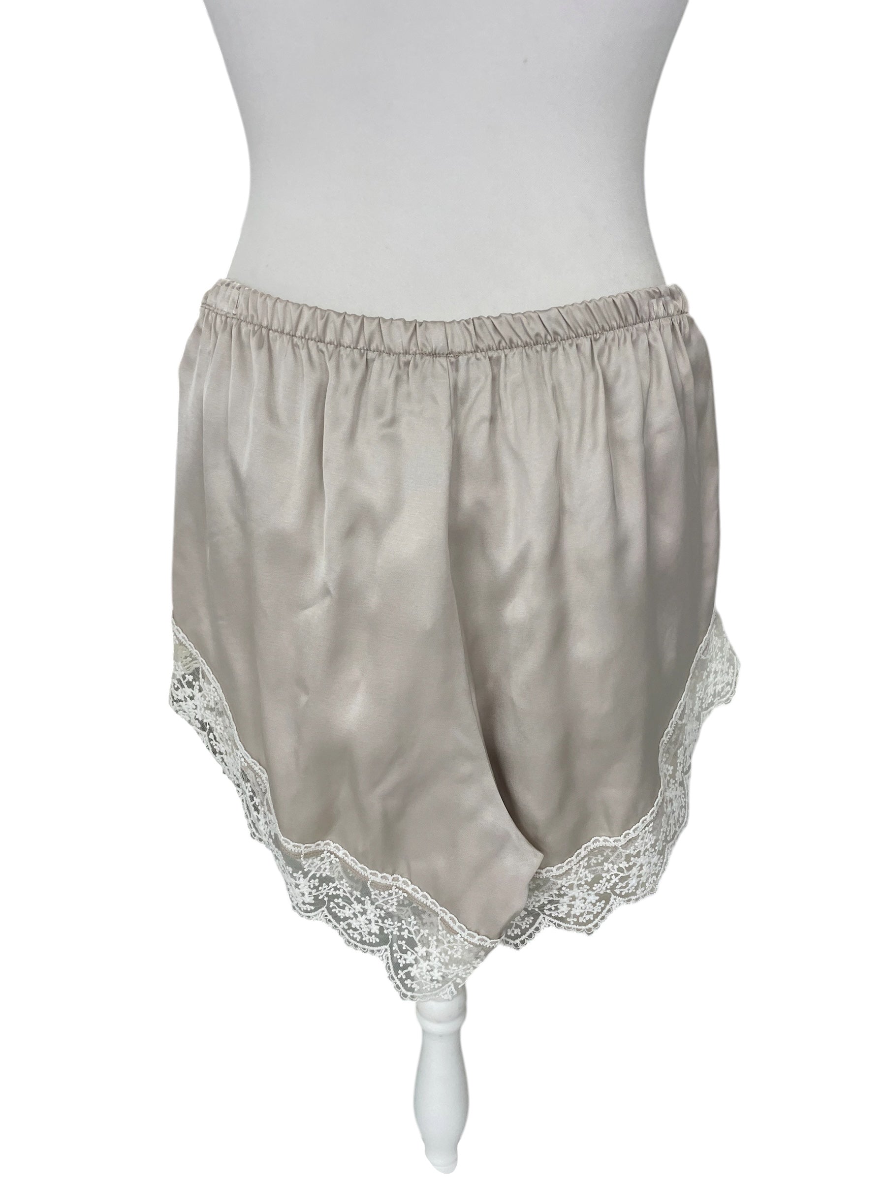 Short gesso con pizzo P30035AT unica variante