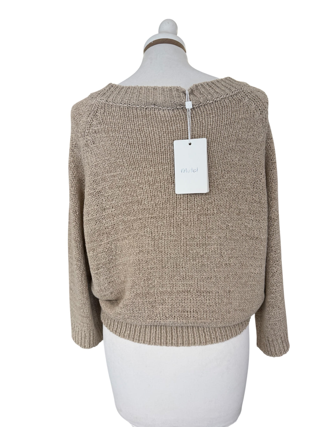 Maglia in fettuccia con spilla