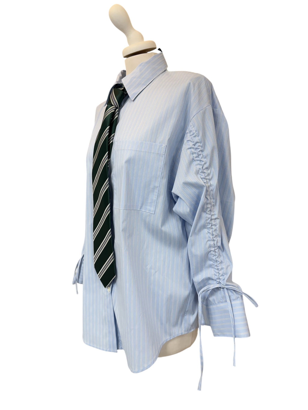 Camicia a righe azzurra manica arriccio + cravatta