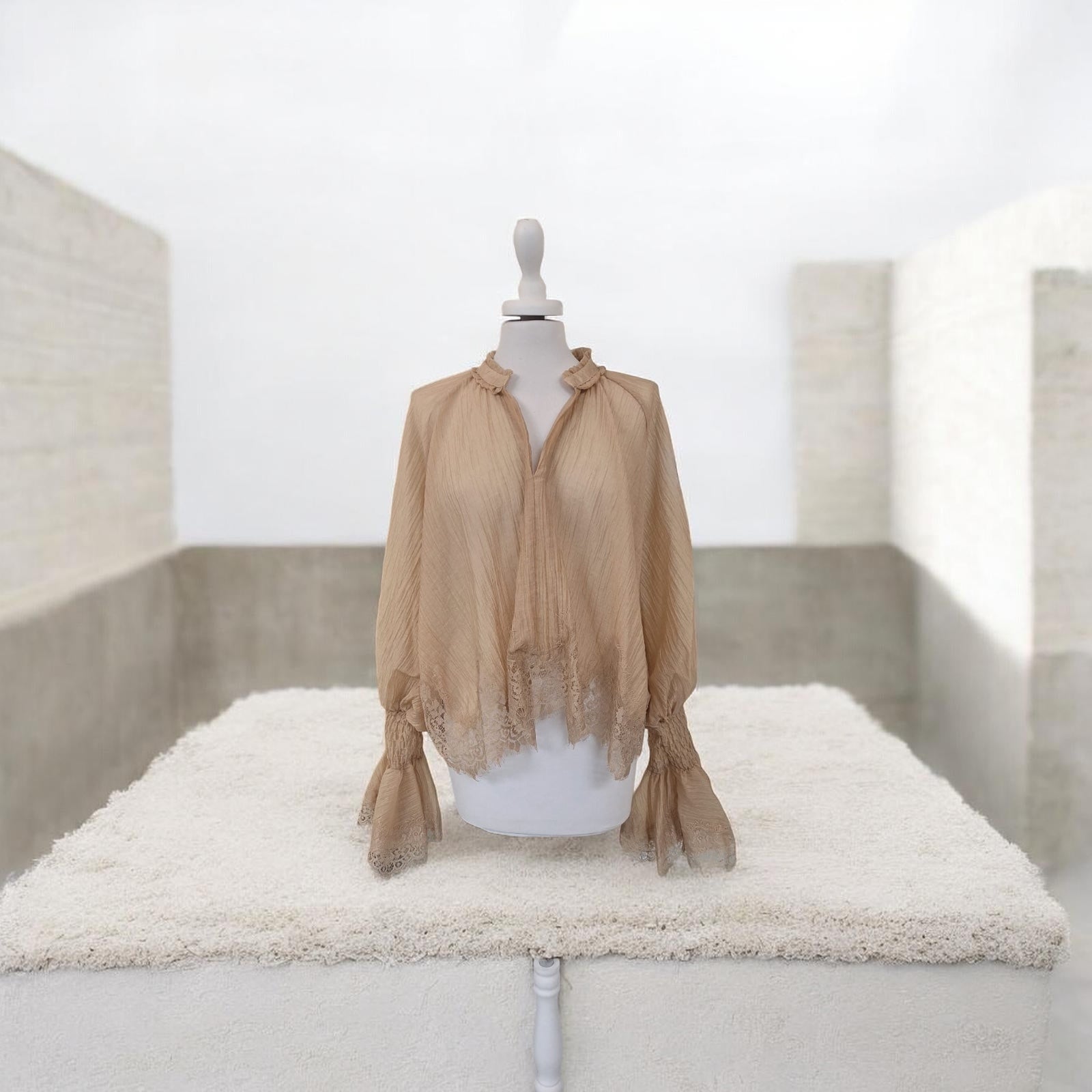 Blusa con pizzo