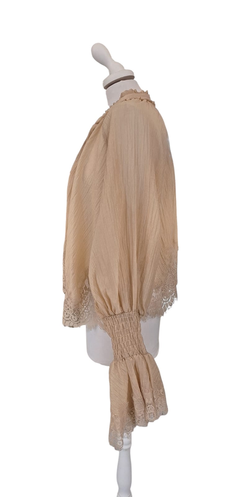 Blusa con pizzo