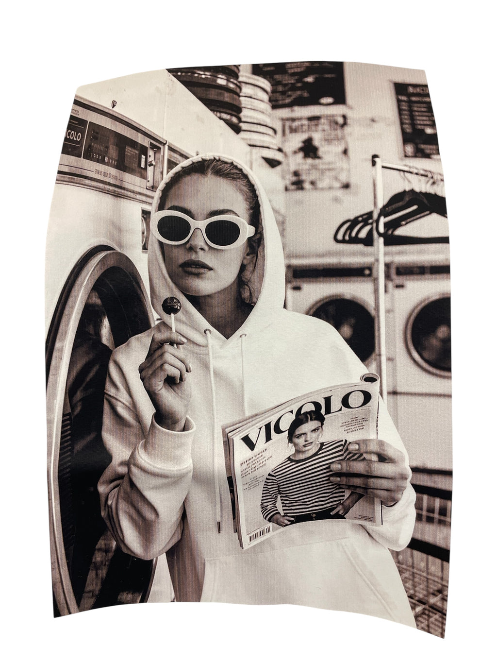 T-shirt over vicolo